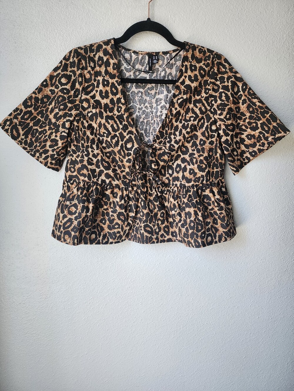 Vero Moda Leopard Print V Neck Tie Front Blouse Size XSmall